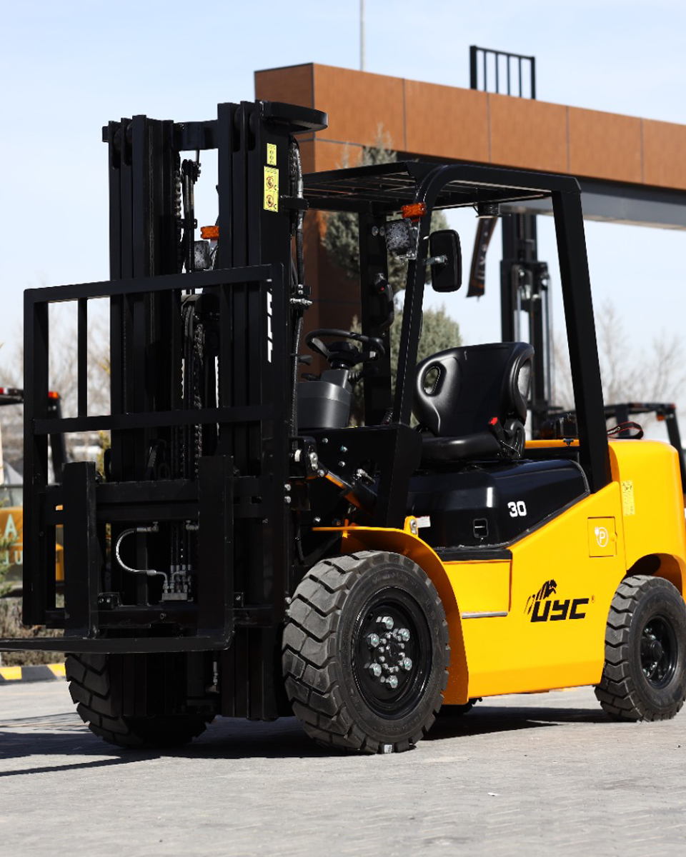 CPD30 3 TON LİTYUM AKÜLÜ FORKLİFTLER