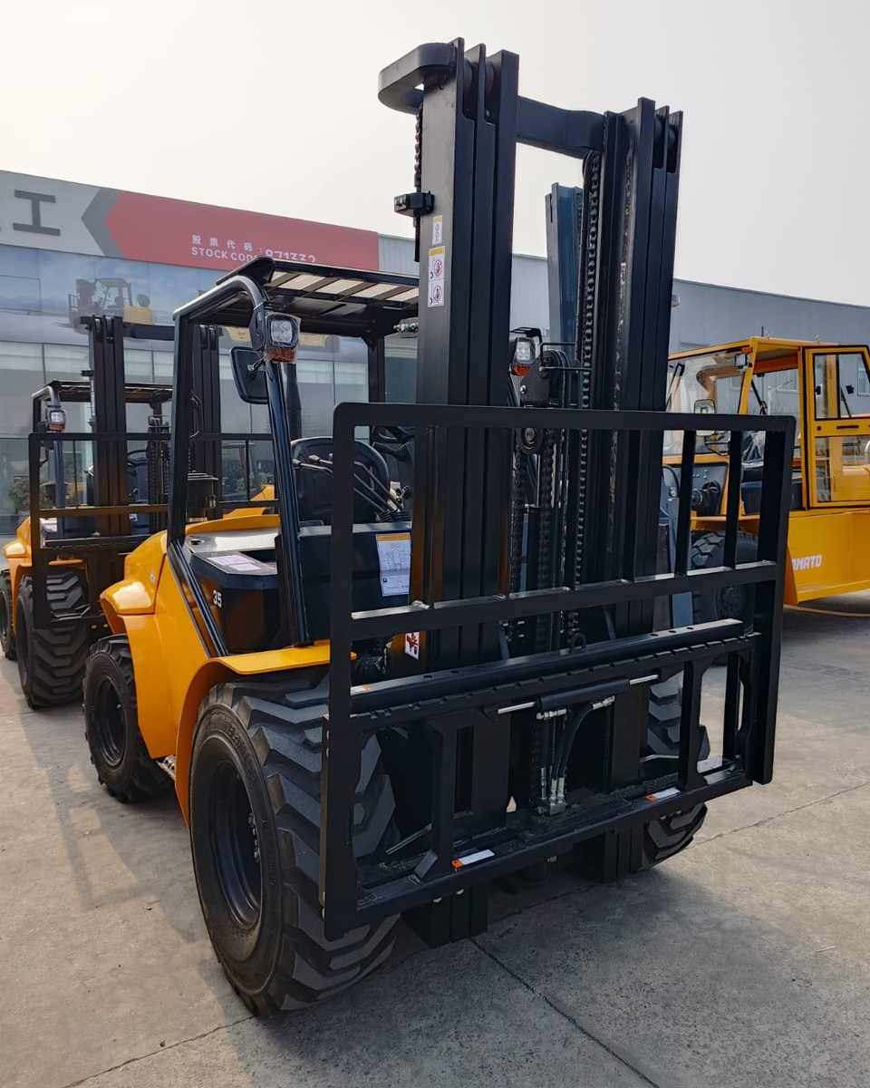 CPCD35-TR 4X2 ARAZİ FORKLİFT